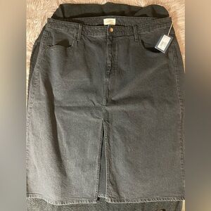 Black Jean Skirt with slit size 22 Universal Thread